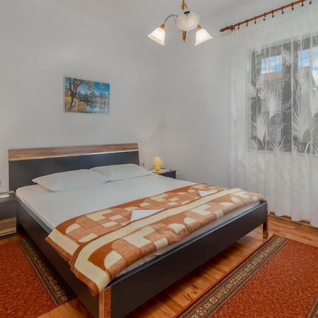 3 Bedroom Awesome Apartment In Novi Vinodolski Exterior photo