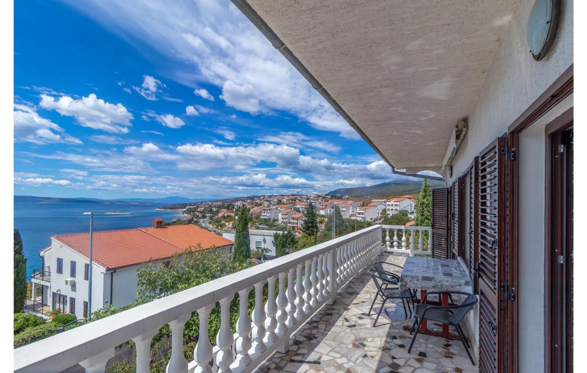 3 Bedroom Awesome Apartment In Novi Vinodolski Exterior photo