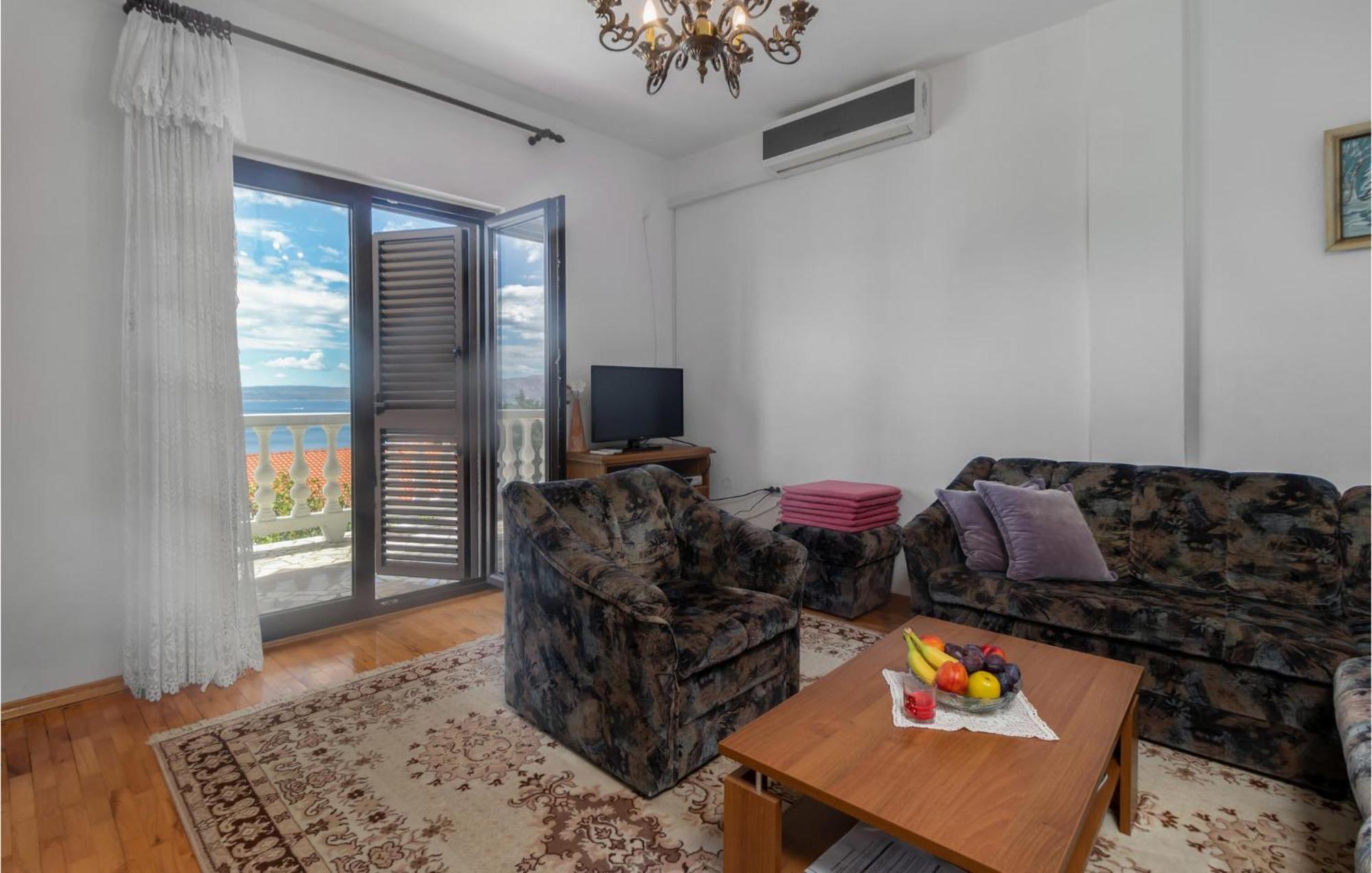 3 Bedroom Awesome Apartment In Novi Vinodolski Exterior photo